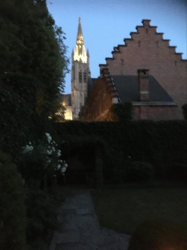 De Gelaarsde Kat Bed and Breakfast Ieper Exteriör bild